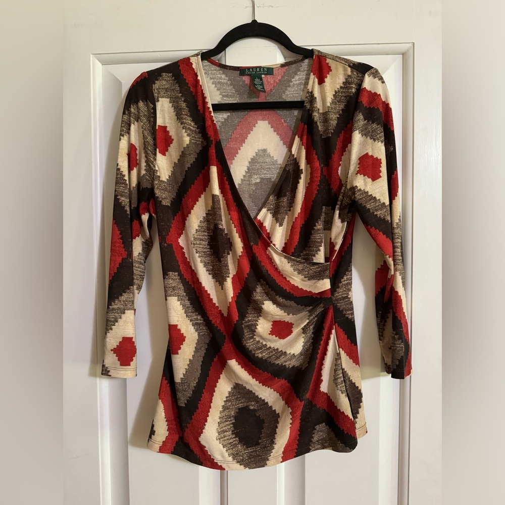 Lauren Ralph Lauren Women's Size L Wrap style shirt. Flattering fit! EUC!!